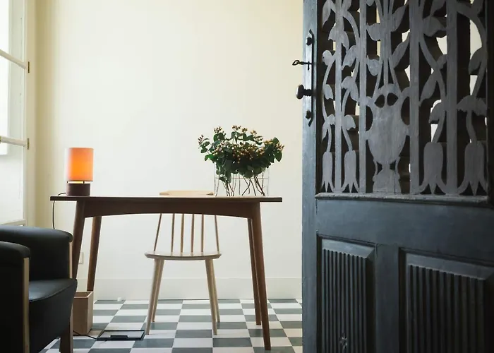Duas Portas Townhouse Bed & Breakfast Porto